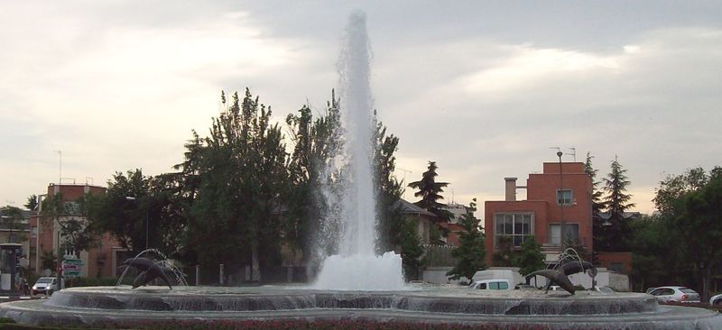Archivo:Fuentedelosdelfines(MadridPlazaRepúblicaArgentina).jpg