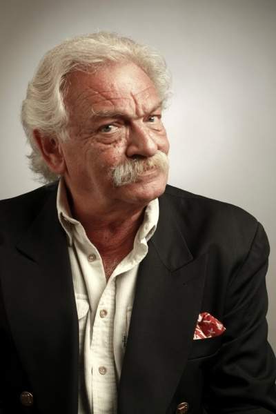 Archivo:Antonio Seguí.jpg