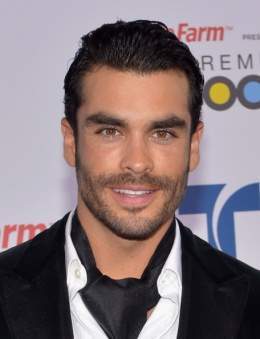 Gonzalo+Garcia+Vivanco+Billboard+Latin+Music+LKe-l zwwLFl.jpg