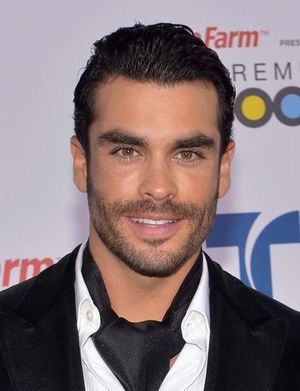 Gonzalo+Garcia+Vivanco+Billboard+Latin+Music+LKe-l zwwLFl.jpg