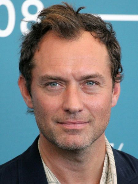 Archivo:Jude Law - Headshot2023.jpg