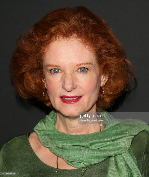 Archivo:Lisa Pelikan.jpg