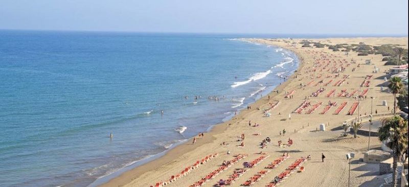 Archivo:Playa del inglés.jpg