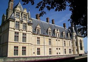 Castillo ecouen.jpg