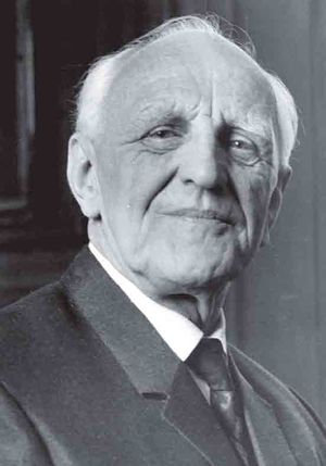 Donald Woods Winnicott.jpg