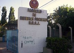 Facultade sociales.JPG