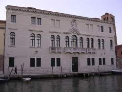 Museo del vidrio Venecia.jpg
