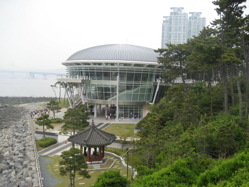 Archivo:Parque Dongbaek.jpg