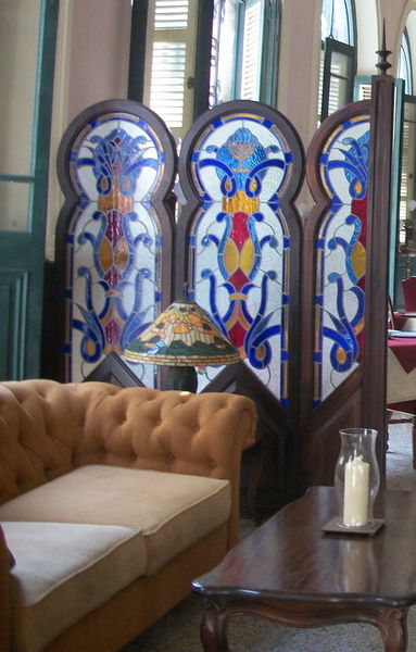 Archivo:Mamparas Hotel Raquel.jpg