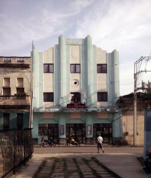 Archivo:Cine strand.jpg
