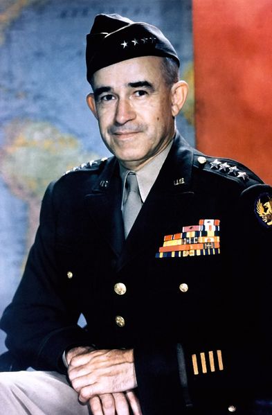 Archivo:Omar Bradley.JPEG