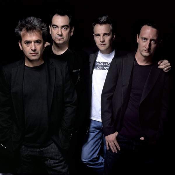 Archivo:Hombres g.jpg
