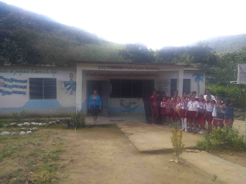 Archivo:Escuela victor ramos.jpg