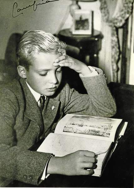 Archivo:Juancarlos-i-infancia.jpg