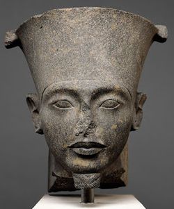 Cabeza de Tutankamon.jpeg