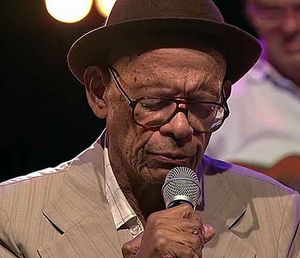 Elton Medeiros.jpg