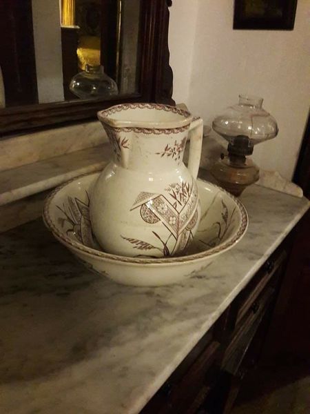 Archivo:OBJETOS DEL MUSEO LABATORIO JARRA.jpg