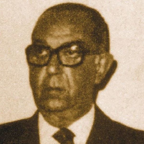 Archivo:Andrés Santas.jpg