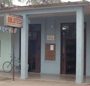 Biblioteca caimito.JPG