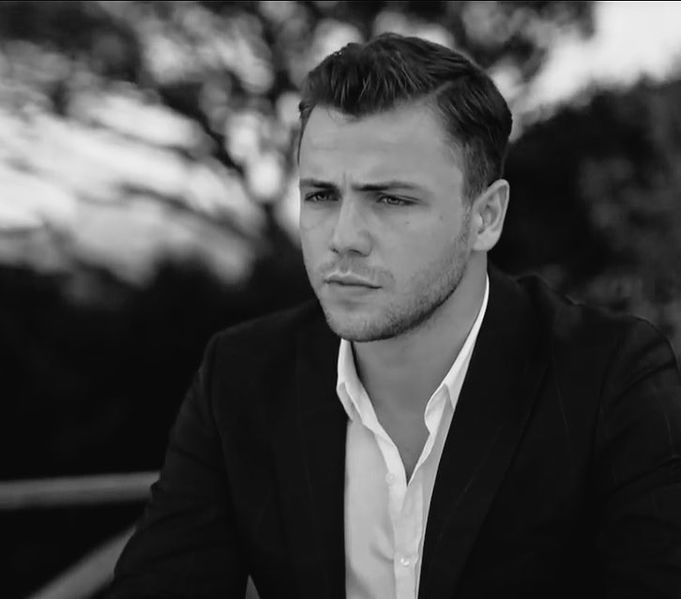 Archivo:Tolga Saritas2421fcgAfi.jpg