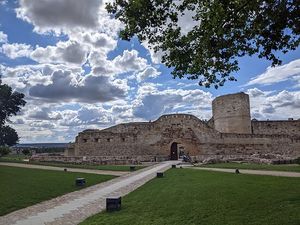 Castillo Zamora.jpg