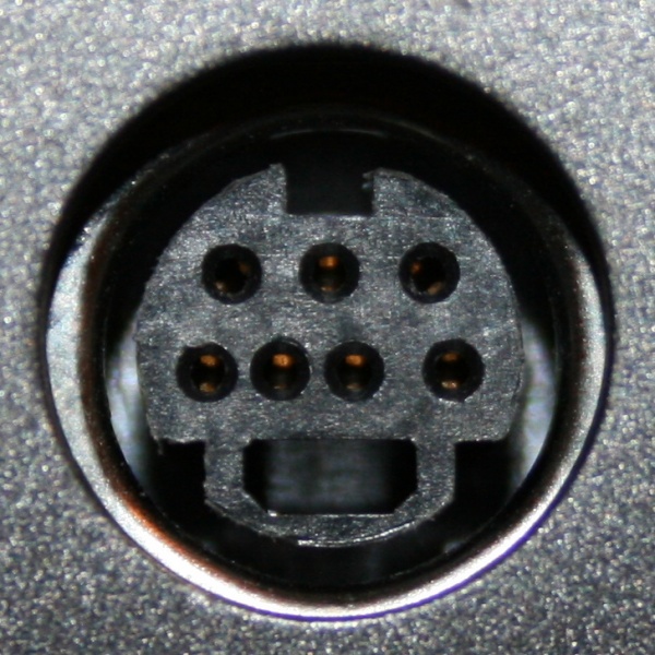Archivo:S-Video 7-pin quasi-DIN connector.JPG