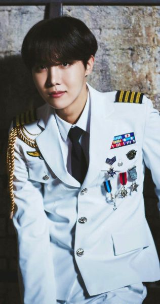 Archivo:J-Hope 1.jpg