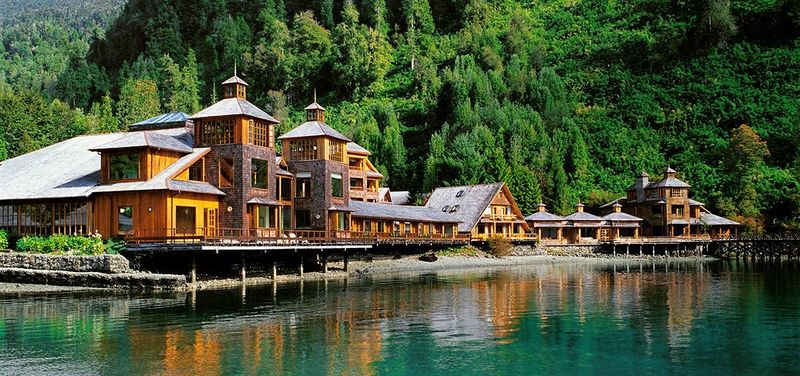 Archivo:Termas de Puyuhuapi lodge-3.jpg