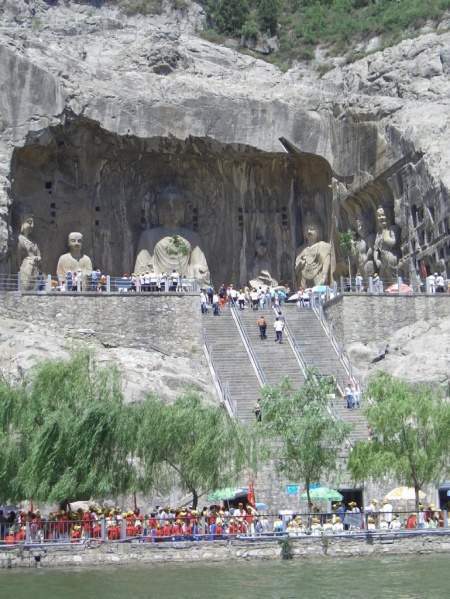 Archivo:Grutas L.jpg