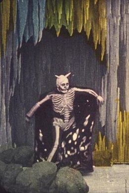 Sat n se divierte Satan s se divierte C-305696884-mmed.jpg