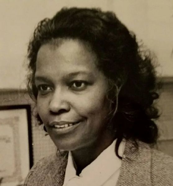 Archivo:Phyllis-Bolds.jpg