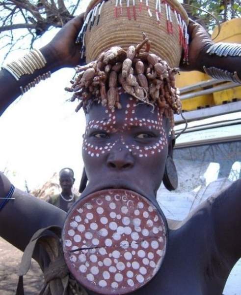 Archivo:Mursi 2.jpg