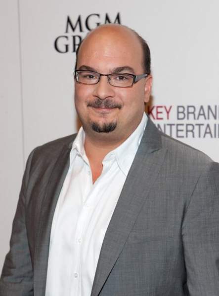 Archivo:Anthony E. Zuiker.jpg