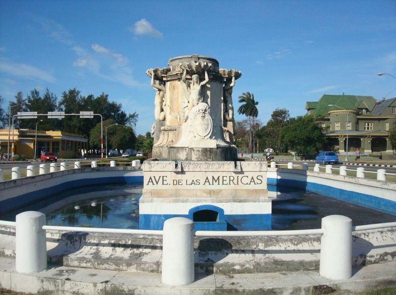 Archivo:Fuente de las Américas.jpg