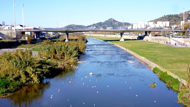 Archivo:Rio Besós.jpg