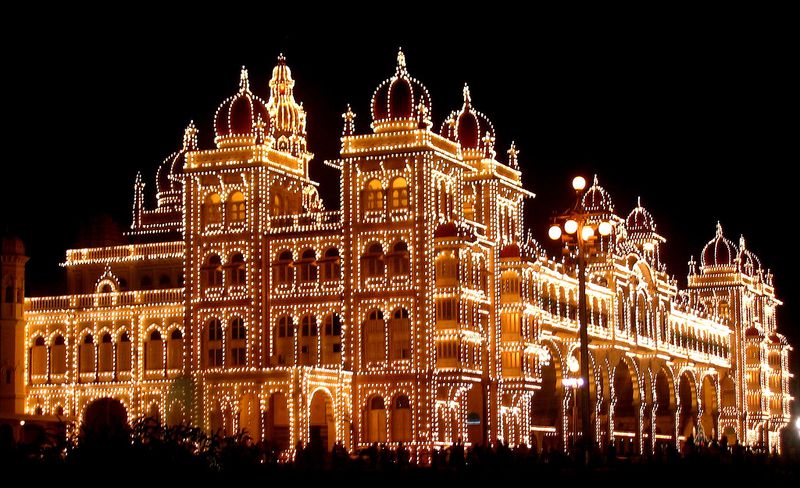 Archivo:Palacio real de Mysore.jpg