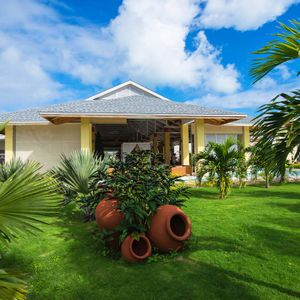 Exteriores-hotel-playa-cayo-santa-maria.jpg