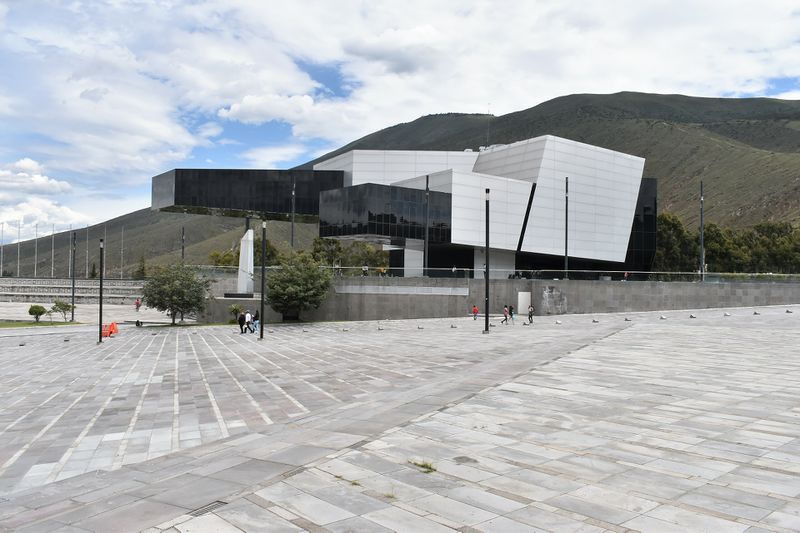 Archivo:2022-05-08 UNASUR building 04.jpg
