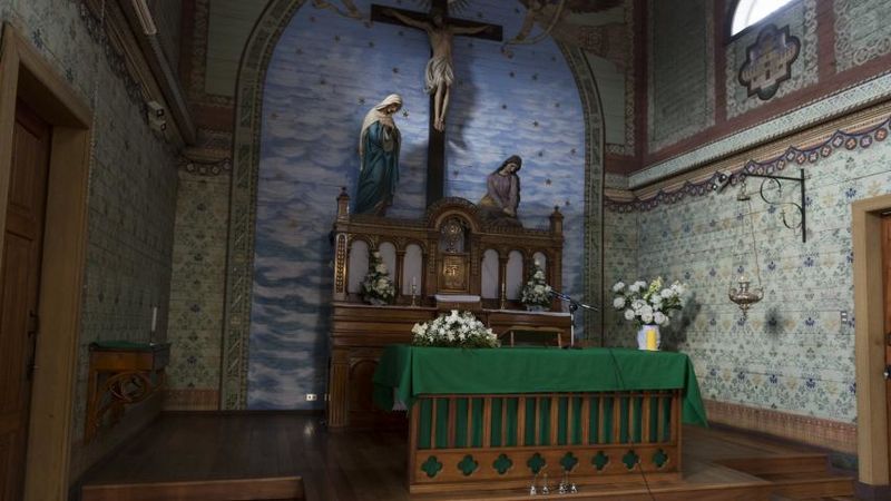 Archivo:Altar iglesia de Ultracautín.jpg