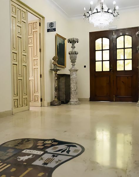 Archivo:Vestibulo Instituto de Estudios Altoaragoneses.jpg