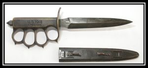 Cuchillos de trinchera.jpg