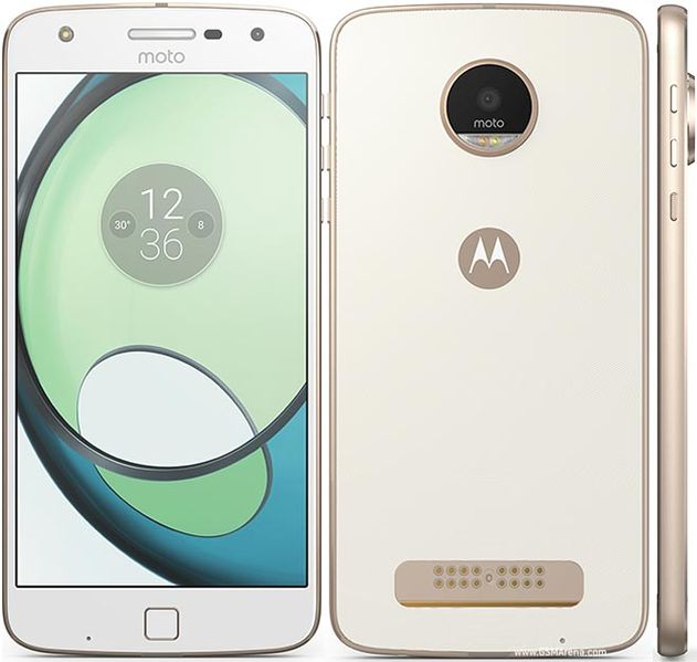 Archivo:Moto z play.jpg
