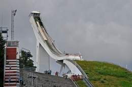 Salto de esqui holmenkollen23.jpg