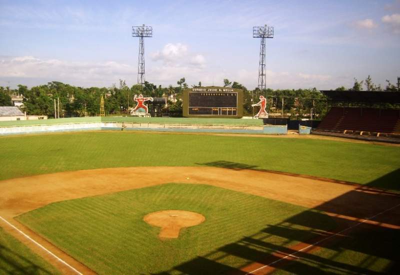 Archivo:Estadio Julio Antonio Mella.jpg