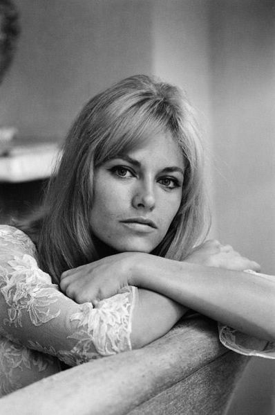 Archivo:Nathalie Delon.jpg