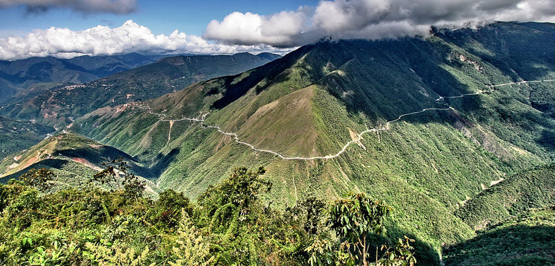 Archivo:Camino yungas.jpg