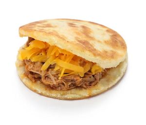 Arepas-comida-colombiana-venezolana-58225905.jpg