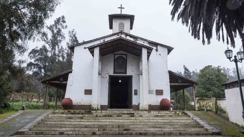 Archivo:Santuario de Lora1.jpg