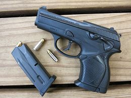 Beretta 9000S (24012334675).jpg