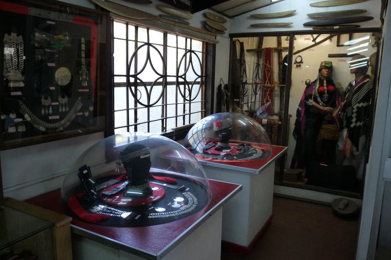Archivo:Objetos museo Stom.jpg